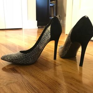 GUESS printed pointed toe pumps